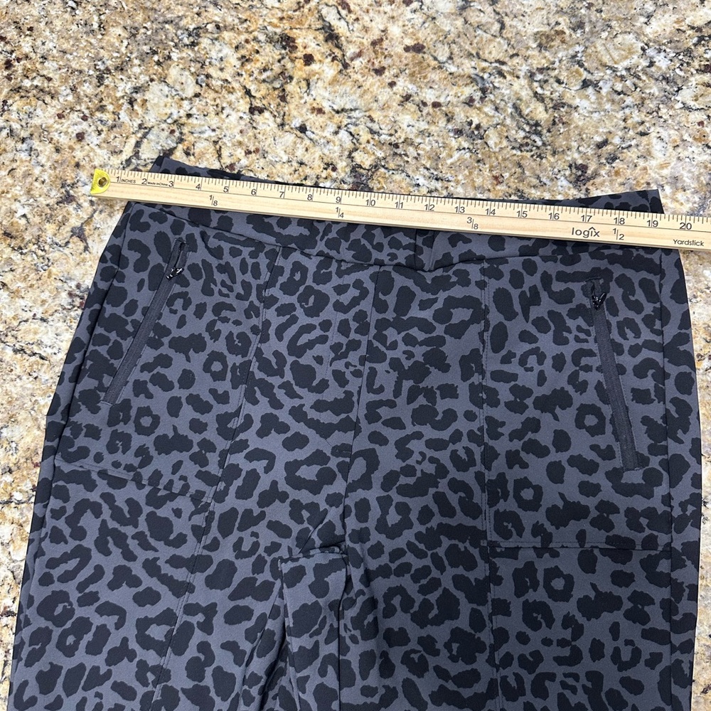 Lane Bryant Black and Gray Leopard Print Pull On Pants with Zip Pockets Size 16 - Picture 7 of 9
